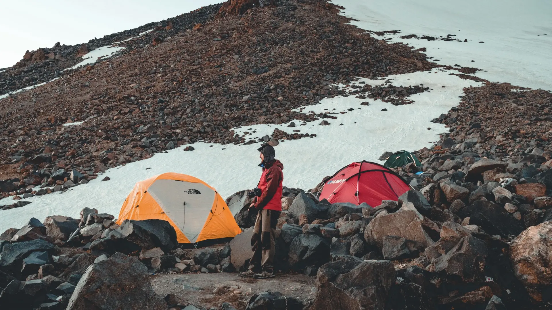 High-Altitude Sleep Disturbance: Why You Wake Up Gasping at 4,000m — And What to Actually Do About It