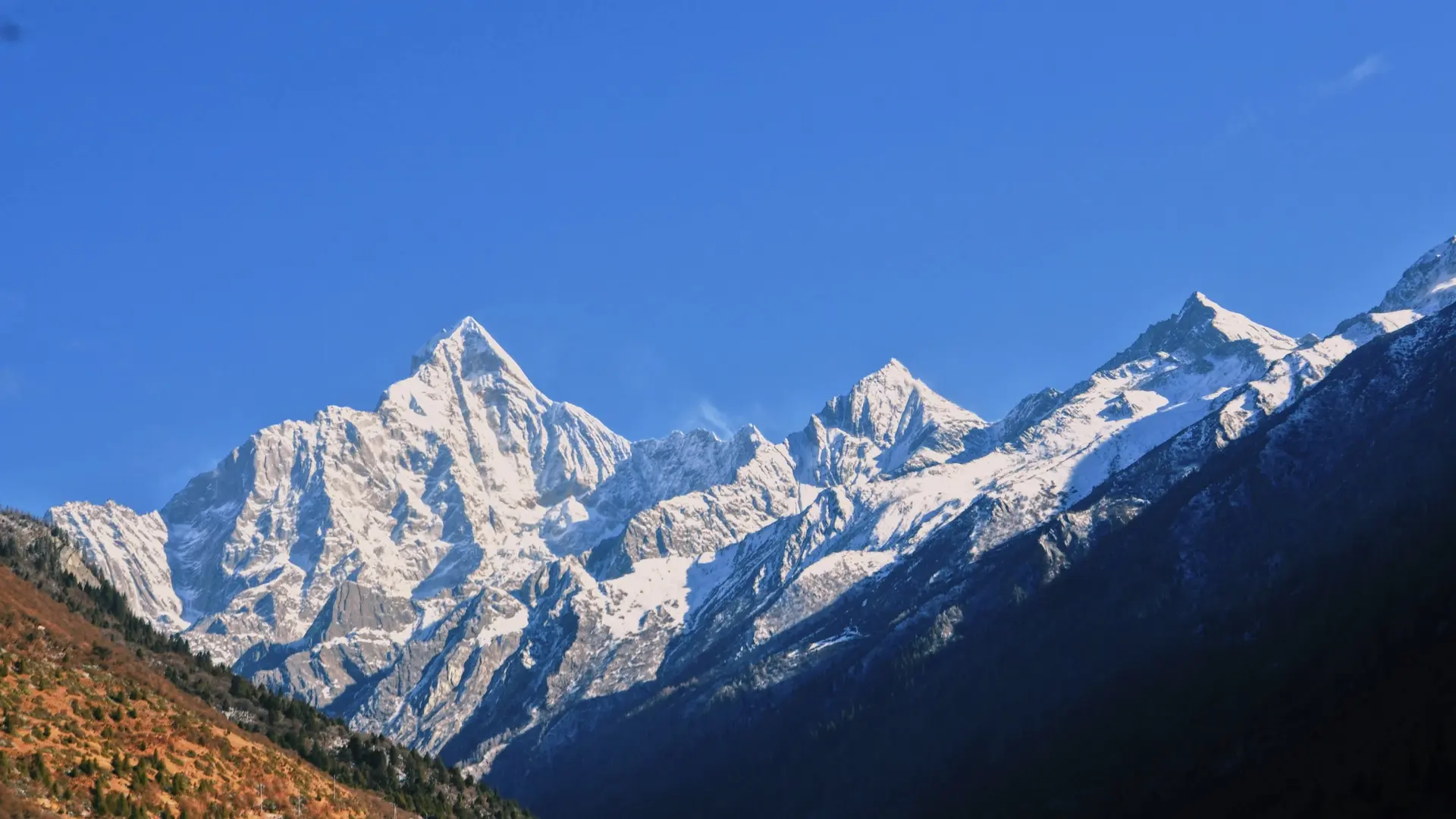Mount Siguniang (5,025m) Rapid Ascent Protocols: Overcoming the 4-Hour Chengdu Altitude Trap & SMA Climbing Permit Friction