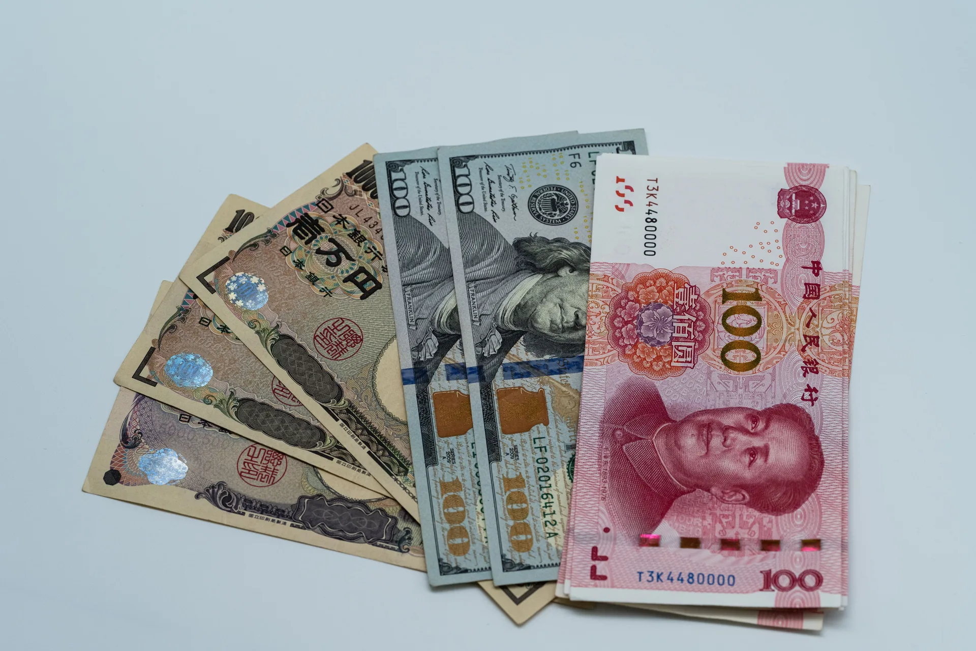 China Payment Alert 2026: Navigating the 'Digital Cash Change Trap' & the 15,000 RMB Unverified Limit Freeze