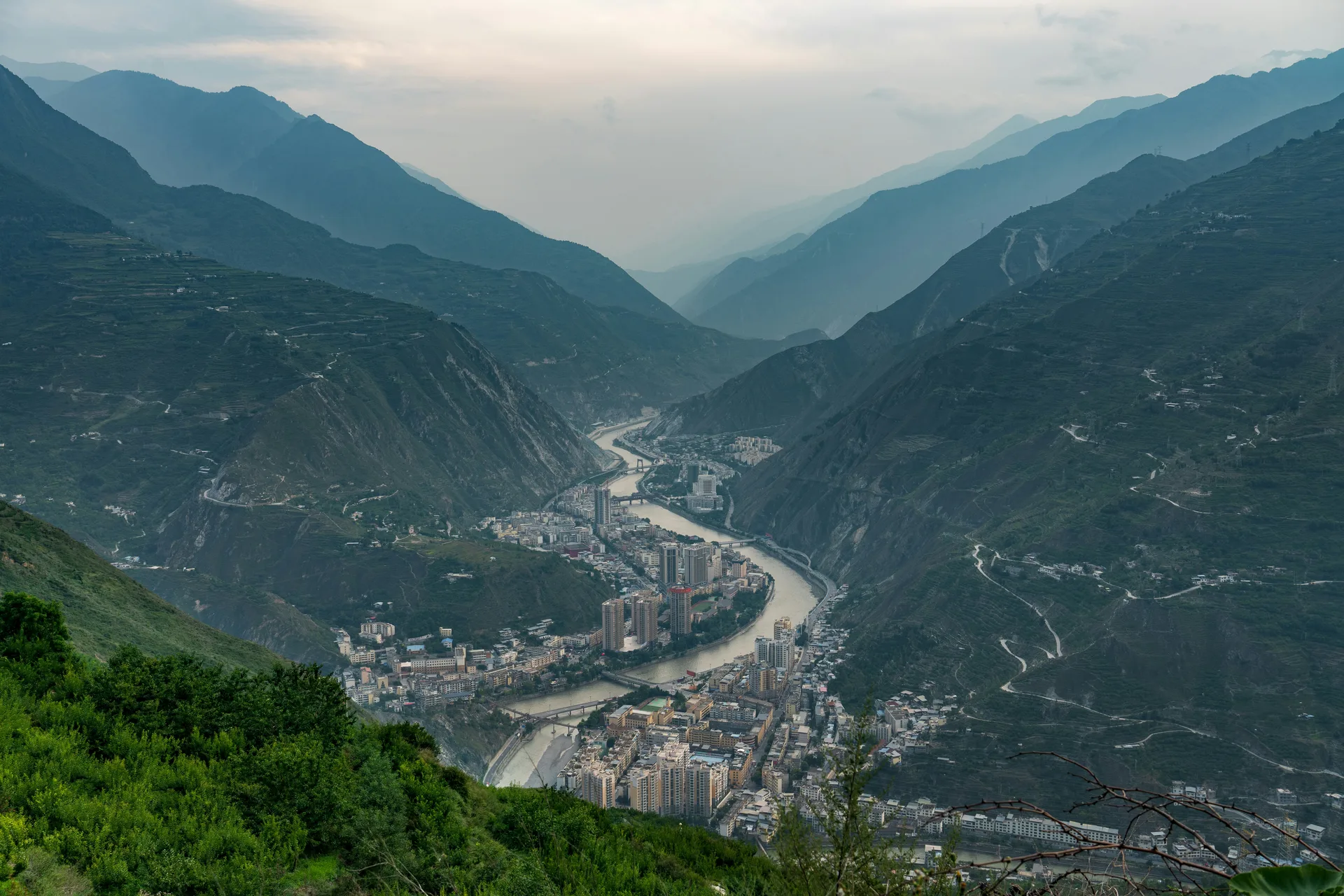 China Alpine Communications Alert (Peak Summer Season): Navigating 'Unlicensed LEO Terminal Deployments' & Satellite Spectrum Violations