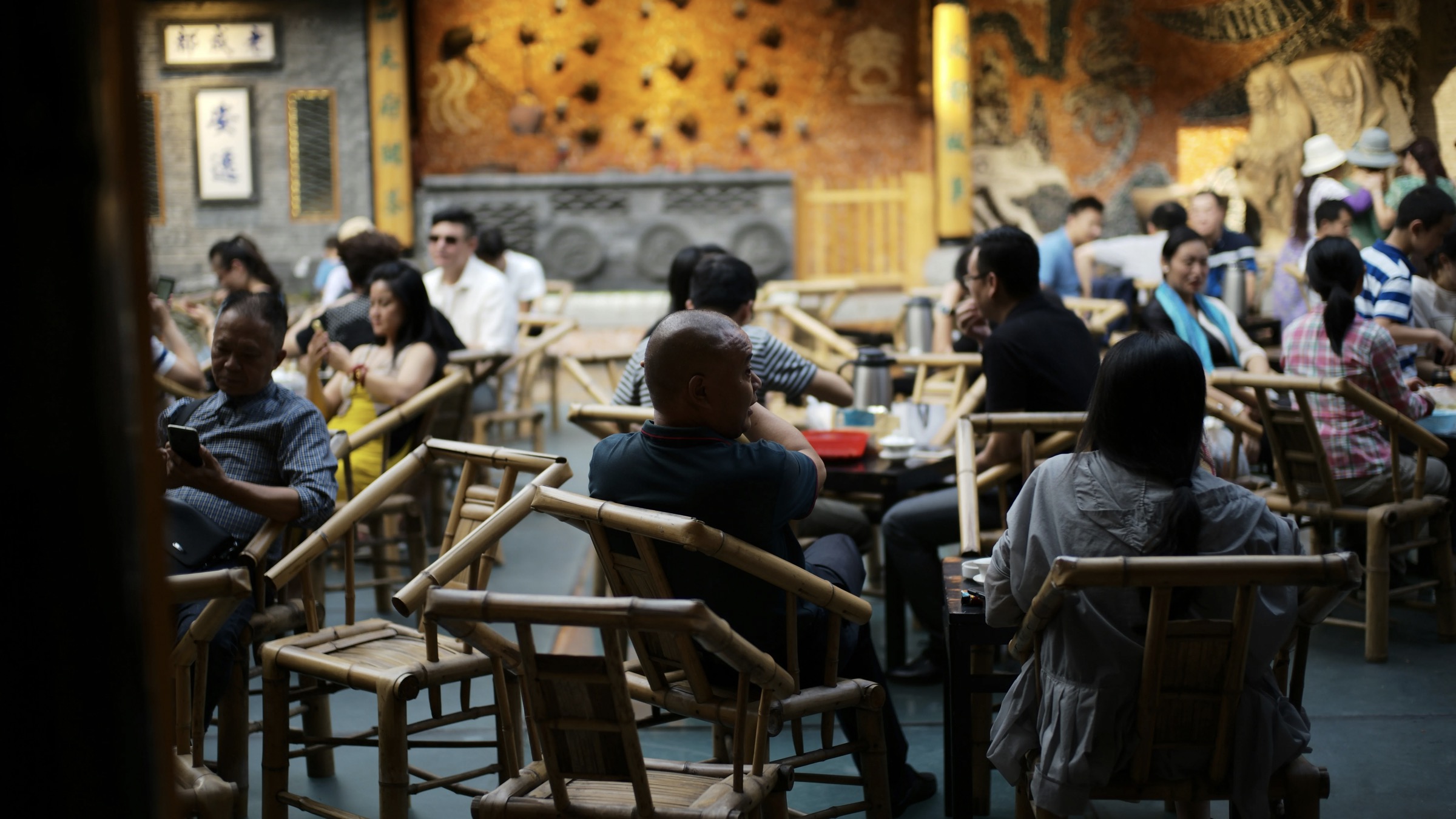Do People in China Speak English? An Honest, Data-Driven Guide for Travelers