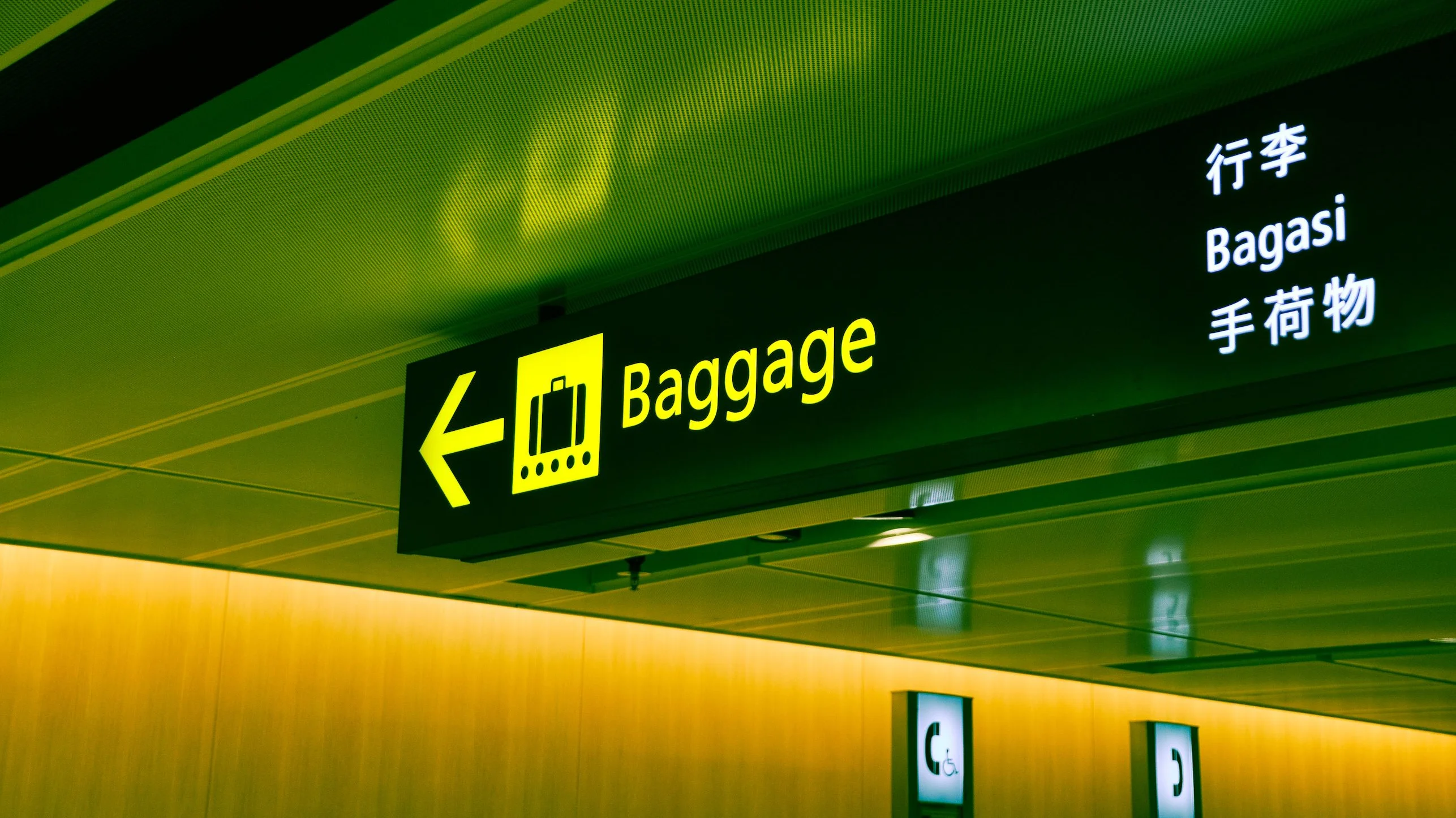 Luggage at Chinese Train Stations & Airports: Left-Luggage Storage, Overweight Baggage Strategy & Regional Airline Weight Limits 2026