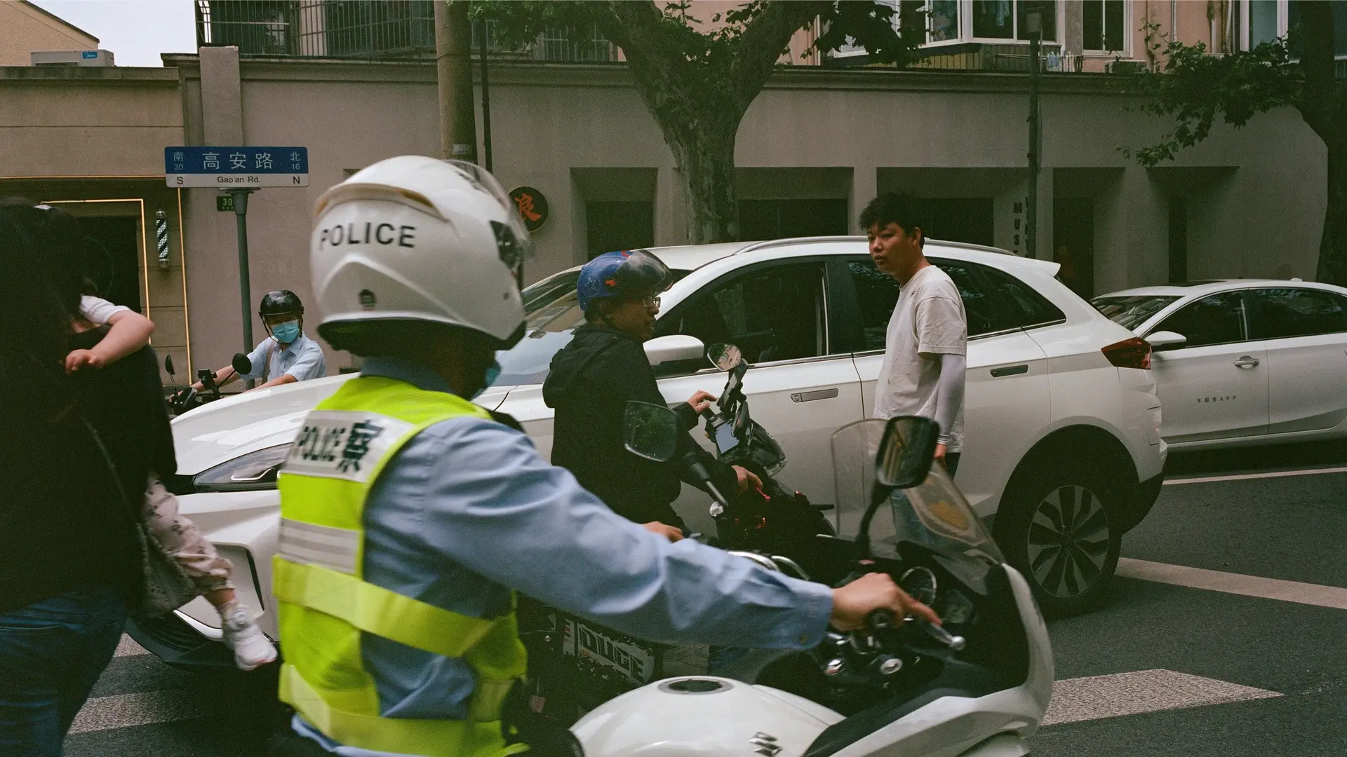 How to Interact with Chinese Police: A Foreigner's Legal & Practical Guide