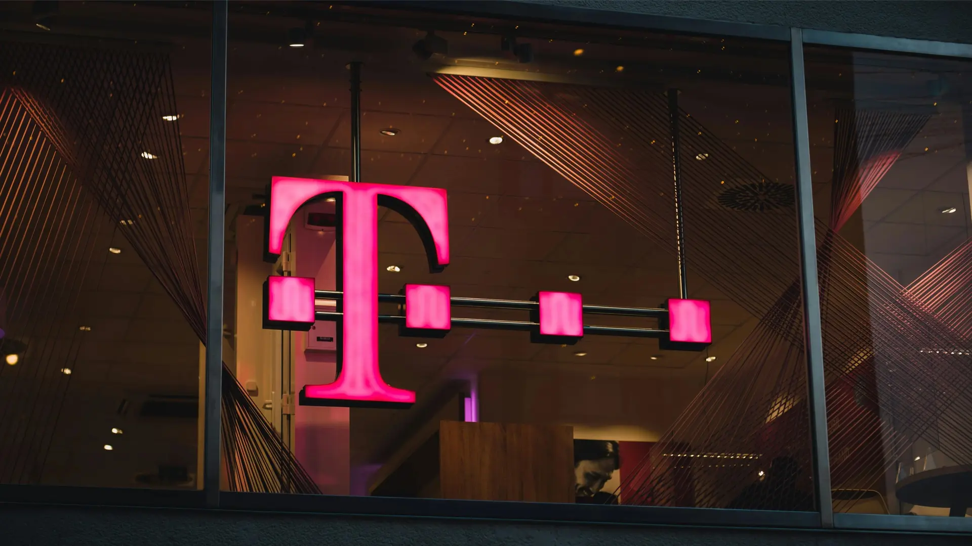 The Roaming Fallacy: Why T-Mobile Fails in China's Western Frontiers