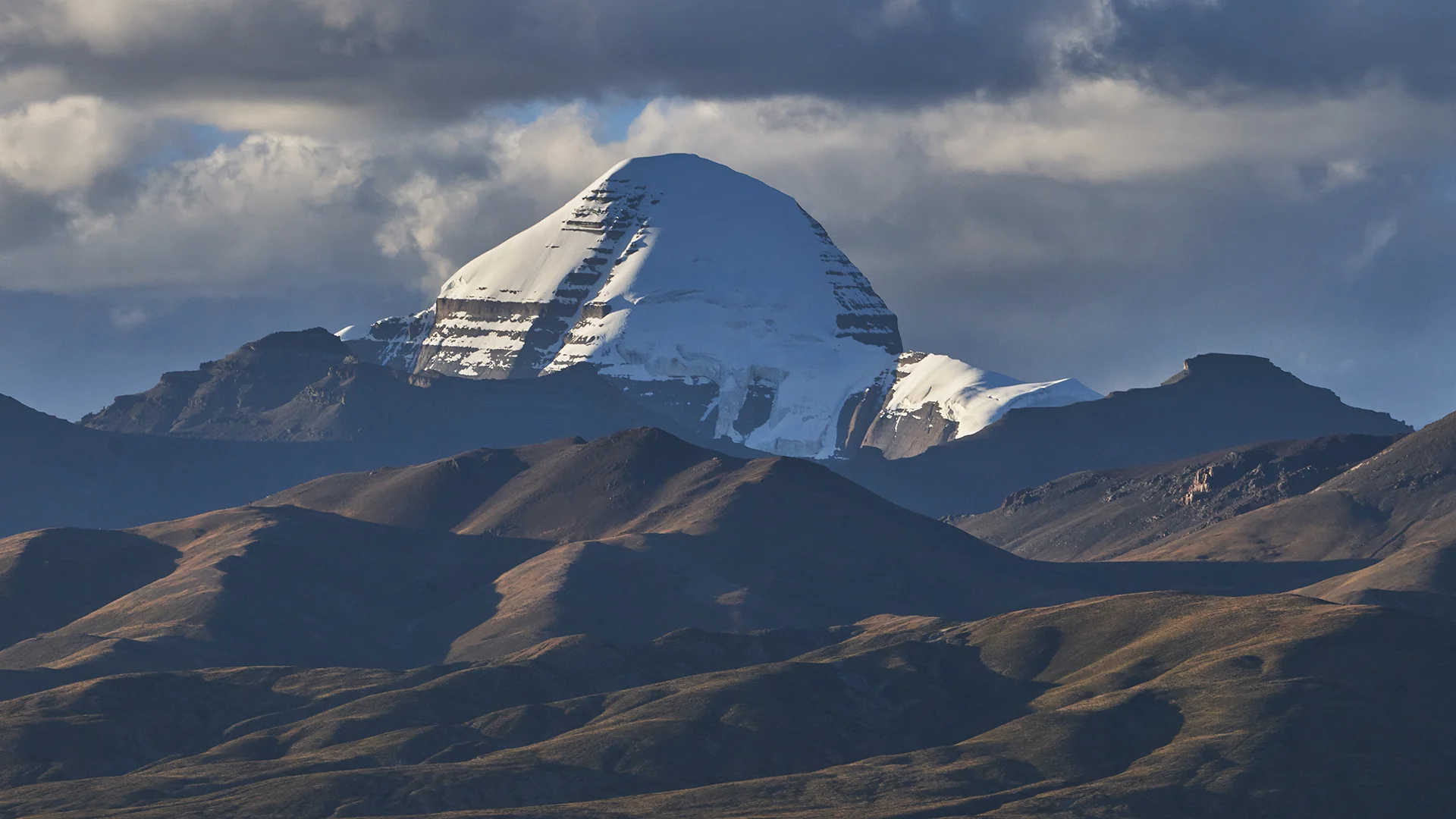 The Kailash Kora: A Geographic and Pilgrim Guide to Tibet's Sacred Mount