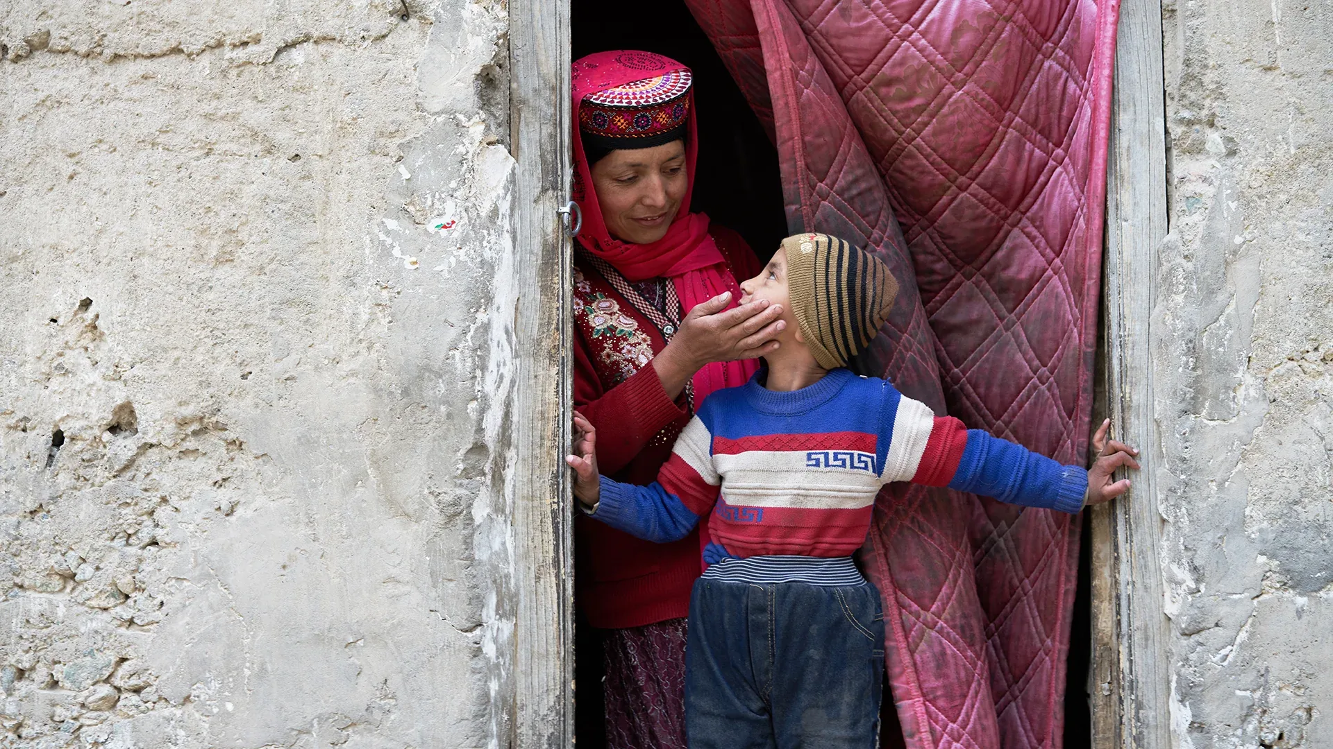 Tashkurgan and the Pamir Plateau: Tajik Cultural Photography & Border Overland Guide