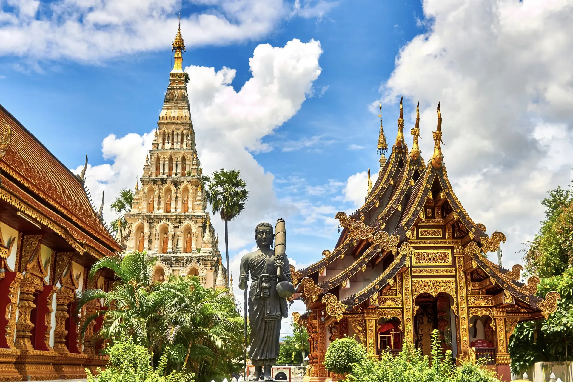 Cultural Navigation Guide for Thai Travelers in Western China