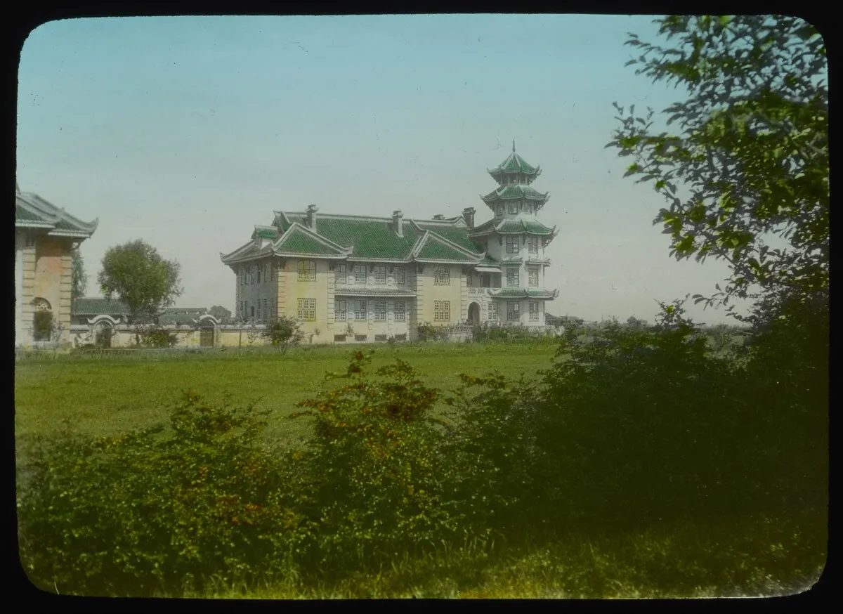 The Gothic Campus on Huaxiba: West China Union University and the Missionary Network That Mapped the Interior